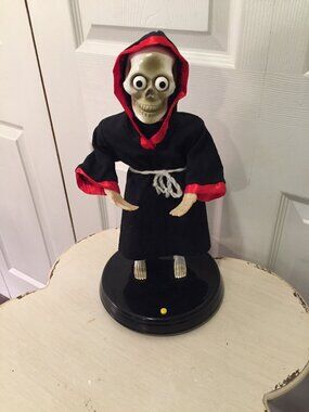Vintage Gemmy Head Catching Skeleton Animated Singing Halloween Decor Prop Y2K